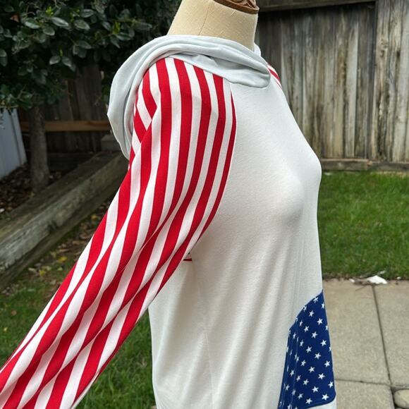 LuLaRoe Amber Hooded Long Sleeve American Flag Women's size Small - Picture 5 of 10